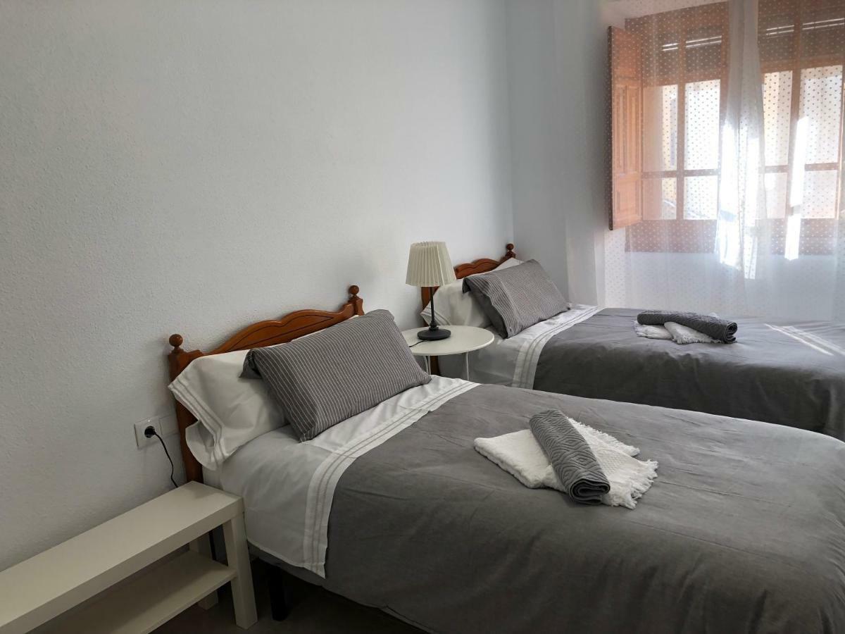 Apartamento Sc Victoria กาเซเรส ภายนอก รูปภาพ